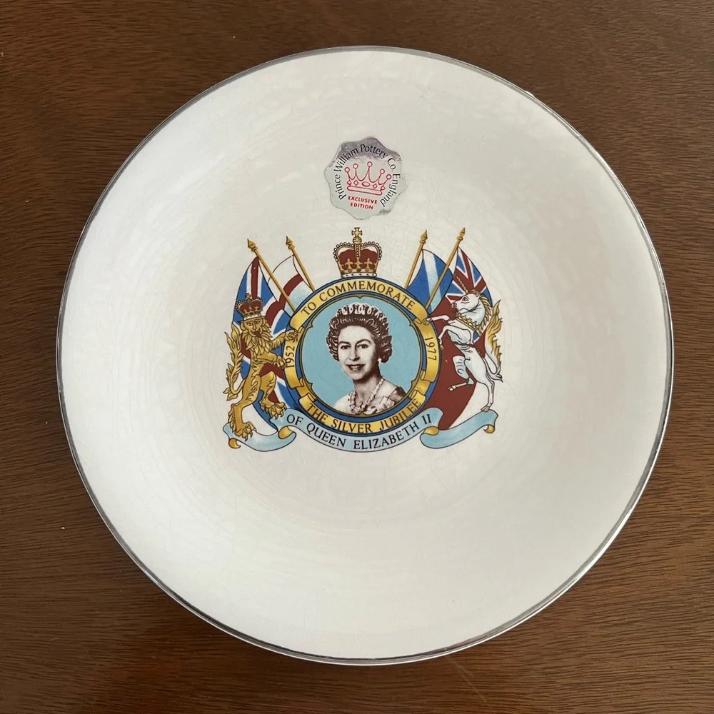 Queen Elizabeth II Silver Jubilee 7" Plate Prince William Pottery Royal Family
